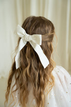 Görseli Galeri görüntüleyiciye yükleyin, Bow Hair Clip
